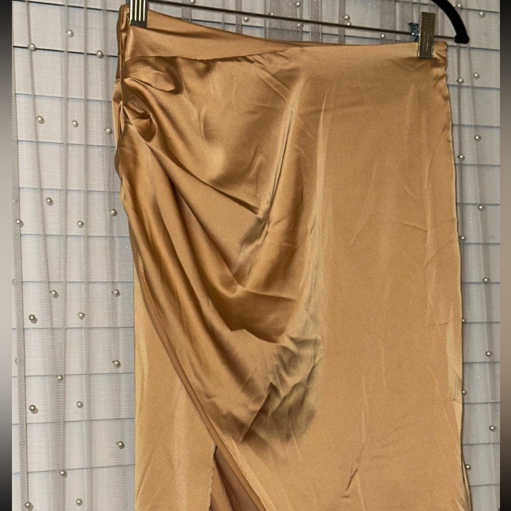 Gold Two-Piece Set - Picture 4 of 7